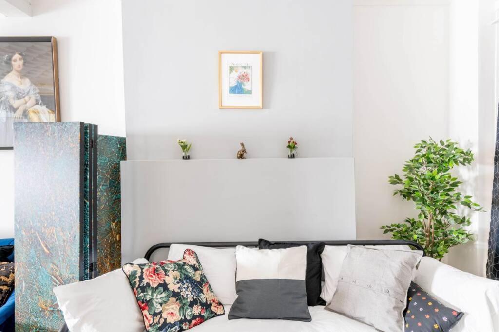 The Gatsby - Beautiful Spacious Central House カーディフ エクステリア 写真